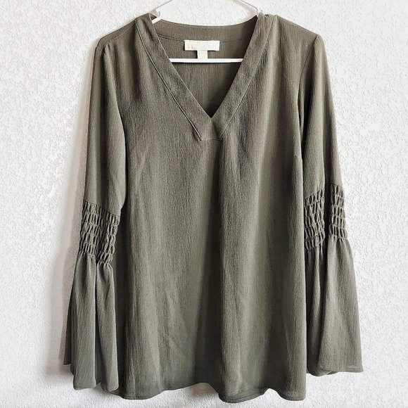 MICHAEL by Michael Kors Long Sleeve Green Bohemian Top with Bell Sleeves - Picture 3 of 9